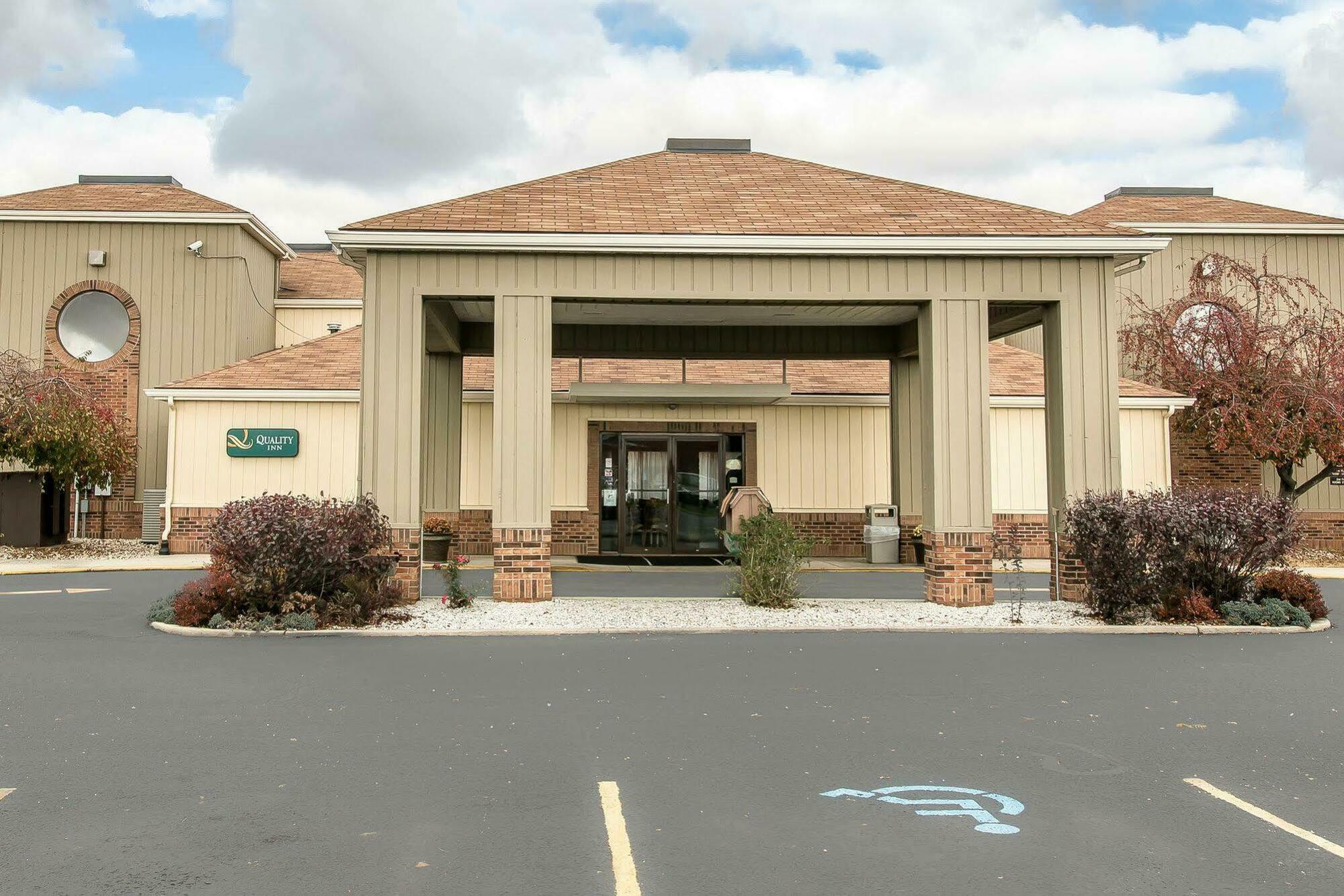 Quality Inn Upper Sandusky Ngoại thất bức ảnh